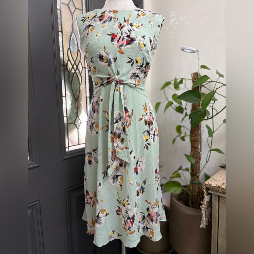 Lauren Ralph Lauren Black Label Floral Bubble Crepe Dress | Size 4 - Picture 2 of 11